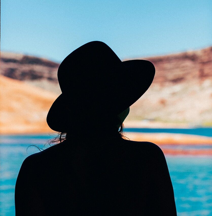 girl, silhouette, back, hat, woman, portrait, person, female silhouette, shadow, female, ocean, holidays, vacation, sea, nature, beach